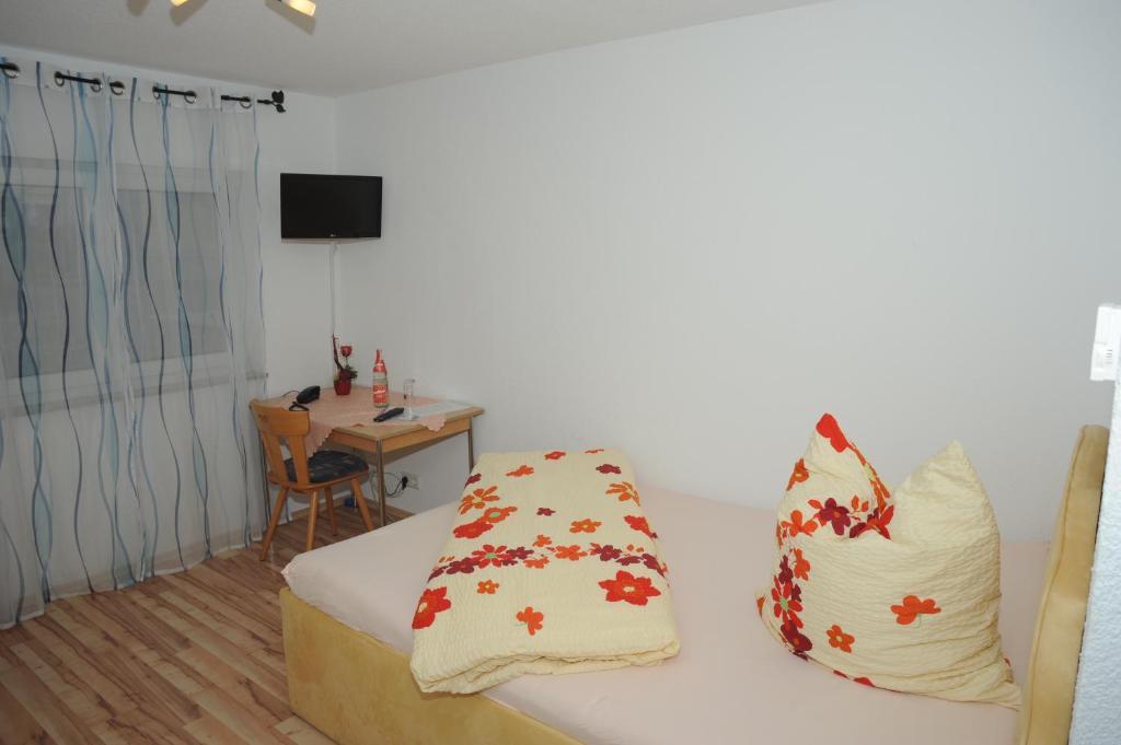Gasthaus-Pension Fischerkeller Randegg Екстериор снимка