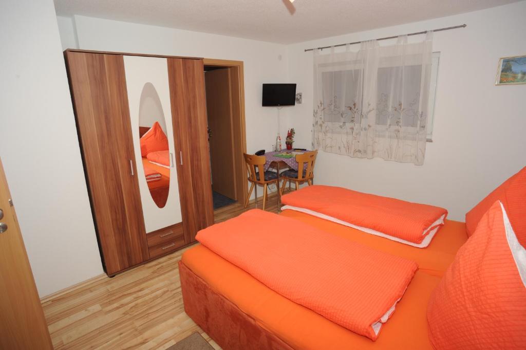 Gasthaus-Pension Fischerkeller Randegg Екстериор снимка